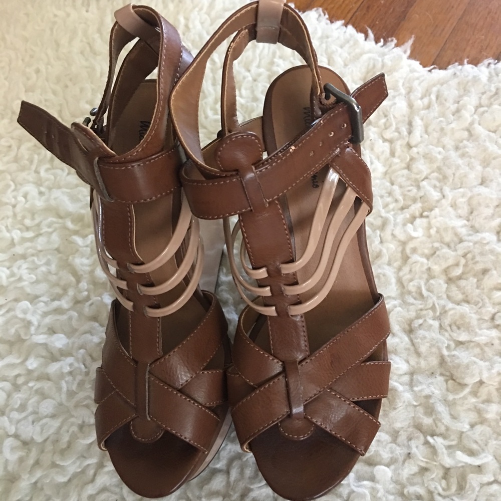 Tahari Shoes